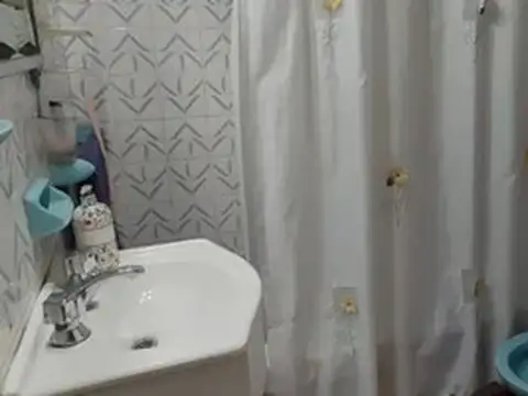 Depto Tipo Casa en Venta en Villa Dominico, USD 85.000