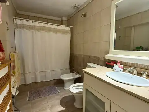Casa 3 ambientes con 2 baños