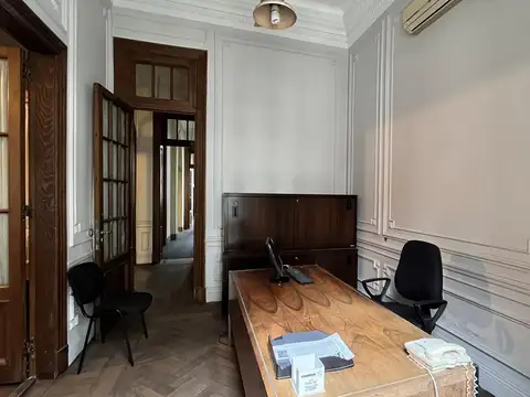 Oficina 10 ambientes con 3 baños