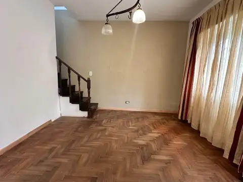 Depto Tipo Casa en Venta de 4 dormitorios