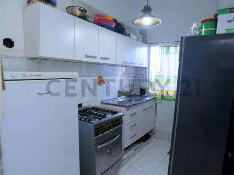 Juan Bautista Justo 100, Piso 0