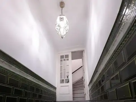 Casa en  planta alta - Lourdes