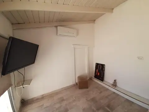 Casa en  planta alta - Lourdes