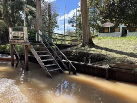 VENTA CASA 4 AMBIENTES DELTA TIGRE