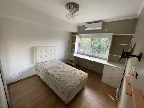 Casa en Alquiler en Club El Carmen, USD 1.500