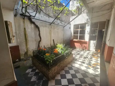Casa 4 ambientes con 1 baño