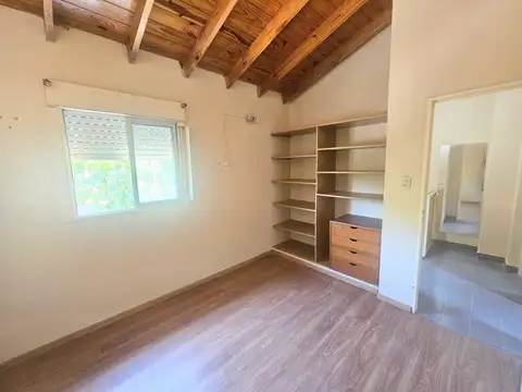 CASA 3 AMBIENTES VENTA MORENO COCHERA APTO CREDITO