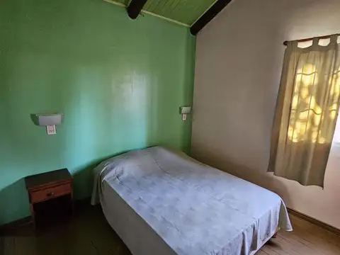 Cabaña completamente equipada, con terreno arbolado