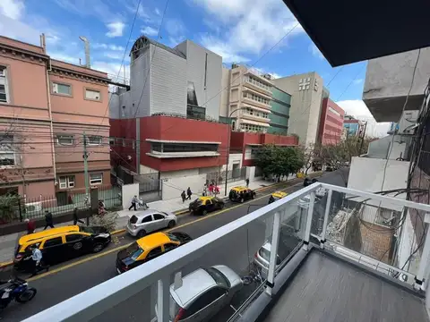 Teniente Juan Domingo Peron 4100, Piso 2