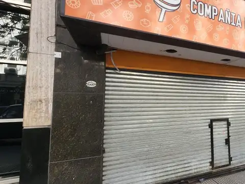 Local Comercial. Planta Baja: 5 x 12 m = 60 m². Subsuelo: 40 m².