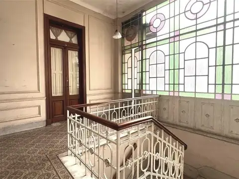 VENTA PH 10 AMBIENTES EN ALMAGRO CON TERRAZA A REFACCIONAR