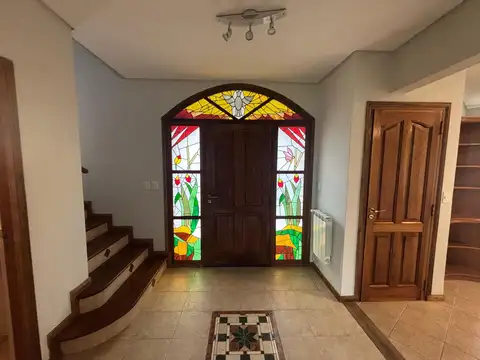 Casa 6 ambientes con 3 baños