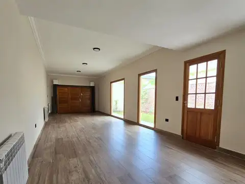 Casa 3 ambientes con 2 baños