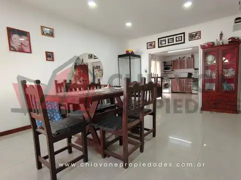 Casa 5 ambientes con 1 baño