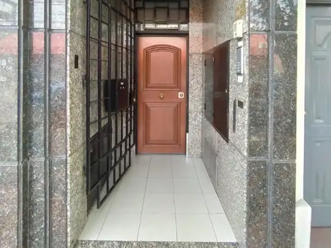 Oficina en Alquiler en Morón Norte, $ 500.000