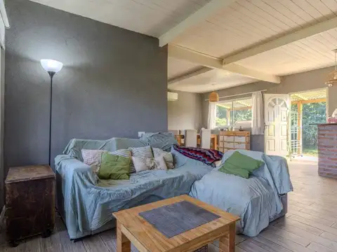 Casa 4 ambientes con 2 baños