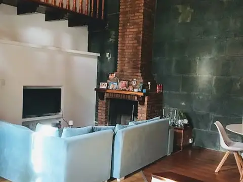 HERMOSO CHALET.!! NO DEJE DE VERLO!!