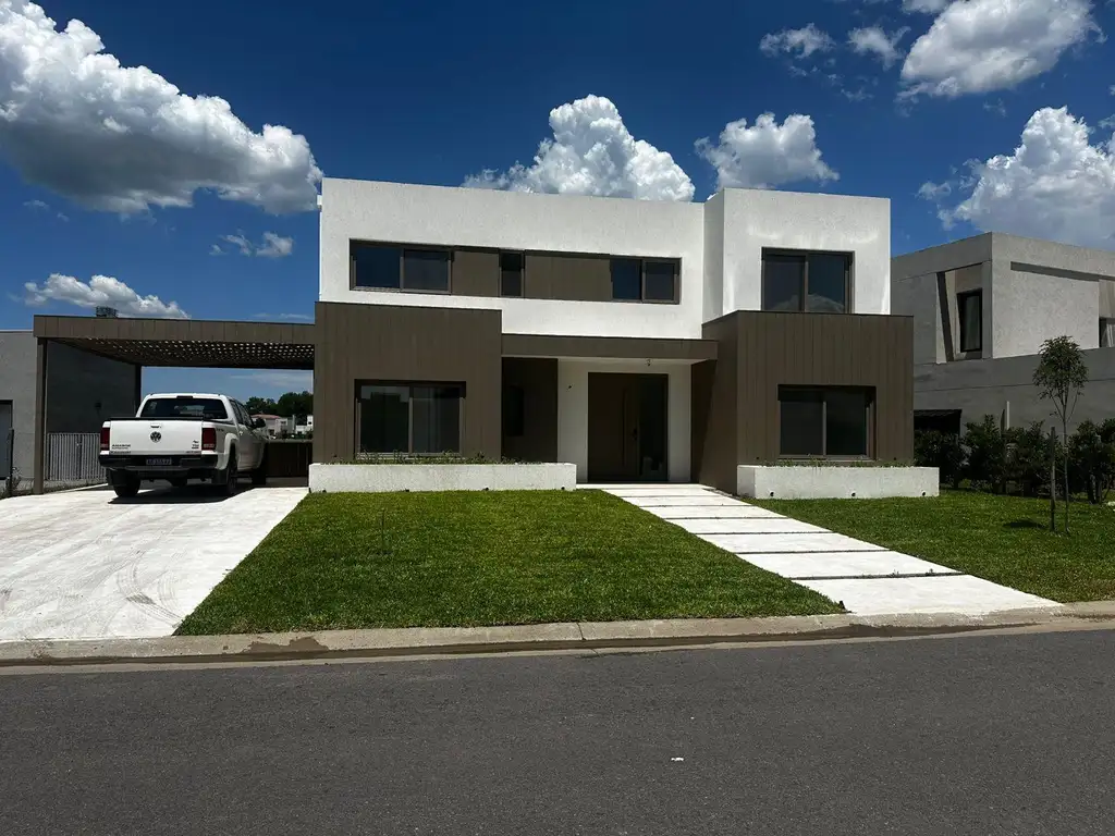 Casa en Venta - 4 dormitorios -