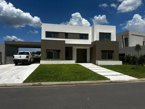 Casa en Venta en Villanueva - 4 dormitorios