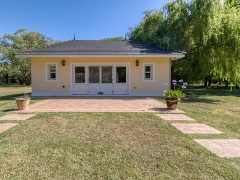 Casa en Venta con 2 cocheras