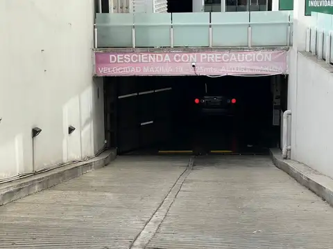 VENTA DE COCHERA CUBIERTA MONSERRAT