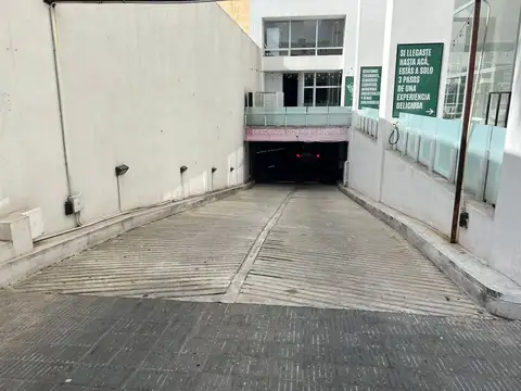 VENTA DE COCHERA CUBIERTA MONSERRAT