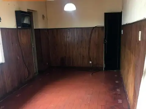 Casa 3 amb. y dpto 2 amb c/ cochera 147 m² - lote propio - En Block - Ciudadela