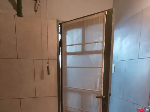 OPORTUNIDAD LOCAL COMERCIAL EN FLORESTA con patio