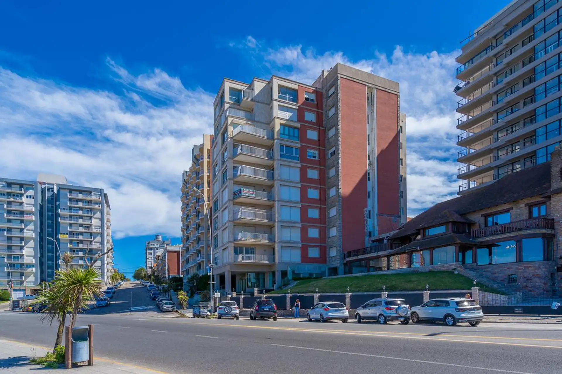 Piso único, con las mejores visuales al mar y a las playas de Bahía Varese. TOUR VIRTUAL