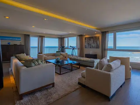 Piso único, con las mejores visuales al mar y a las playas de Bahía Varese. TOUR VIRTUAL