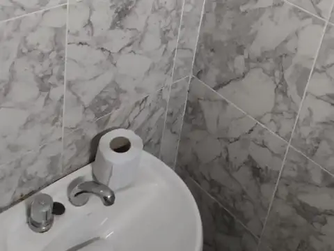 LOCALES COMERCIALES EN VENTA + CONSTRUCCION EN PLANTA ALTA