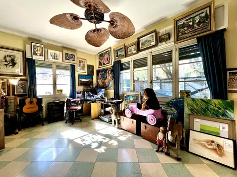 Casa en Venta con 3 cocheras