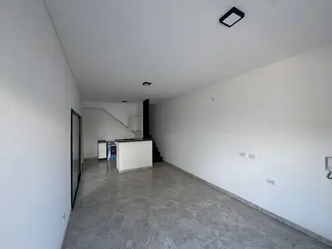 Depto Tipo Casa 2 ambientes con 1 baño