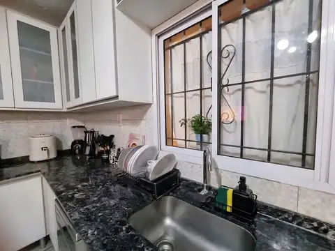 CASA SEMIAMOBLADA, 3 DORMITORIOS. SANTA LUCIA