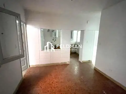 Departamento Tipo Casa al contra frente 2 amb Patio