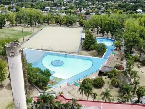 Casa en Venta con 5 cocheras