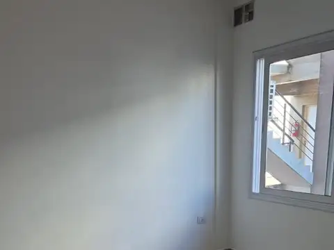 SE ALQUILA DEPARTAMENTOS DOS AMBIENTES EN MERLO CENTRO