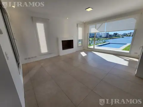 Casa 6 ambientes con 3 baños