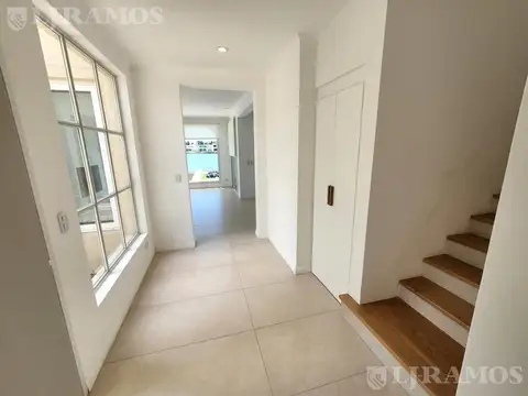 Casa en Alquiler en Villanueva, USD 3.300