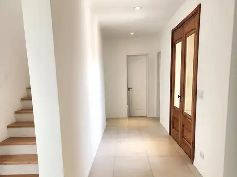 Casa en Alquiler de 4 dormitorios