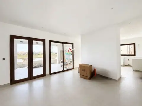 Casa 6 ambientes con 4 baños