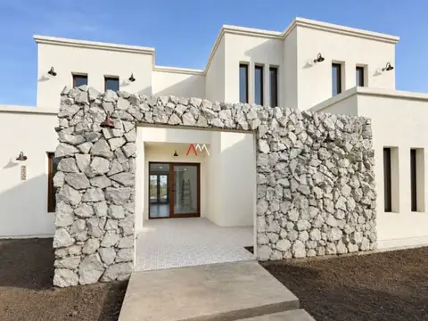 CASA EN VENTA EN SAN GABRIEL - TIGRE