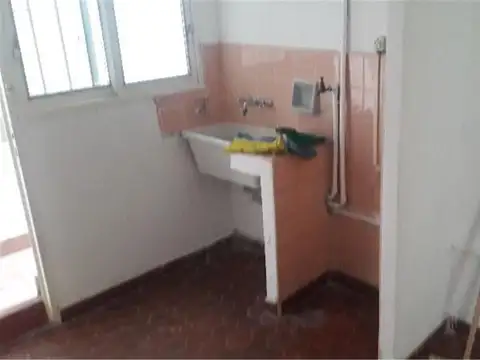 SAN ANDRÉS  CASA 4 AMB. S/LOTE PROPIO. PATIO C/JARDÍN- TZA.