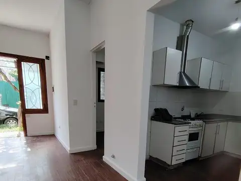 Depto Tipo Casa 2 ambientes con 1 baño
