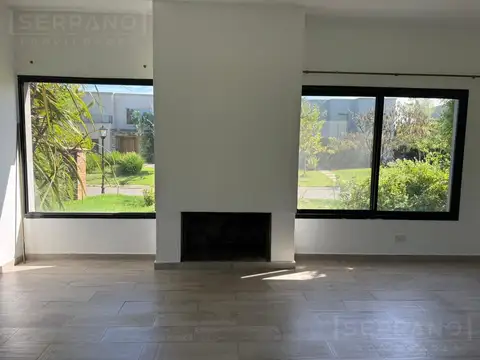 Casa en Alquiler en Villanueva, USD 1.700
