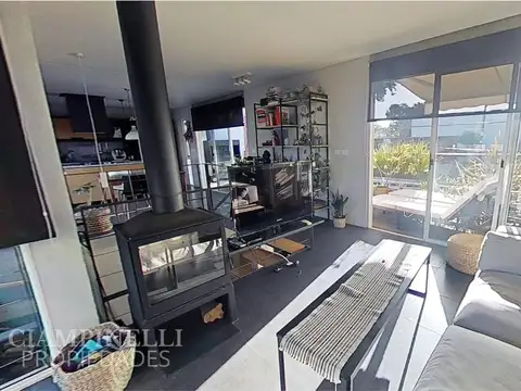 Casa 4 ambientes con 2 baños