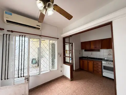 Alquiler de Casa 3 ambientes con patio y parrilla en Banfield