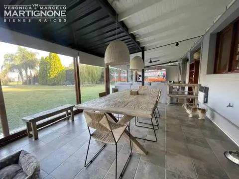 Casa en Venta con 6 cocheras