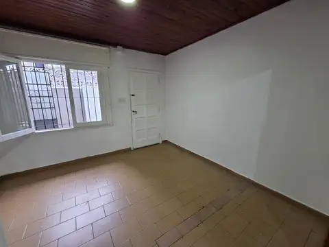 Depto Tipo Casa en Alquiler de 4 ambientes