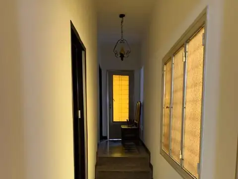 Casa 5 Ambientes c/ Cocheras + Quincho Cubierto